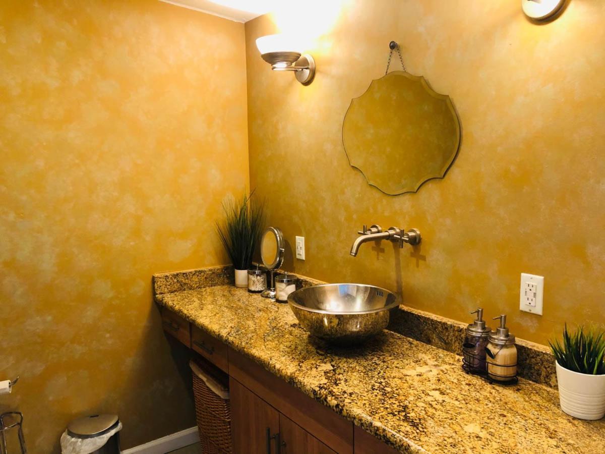 Updated Amazing Bi -Level Condo Minutes From Water Views Of New York City North Bergen Exterior foto